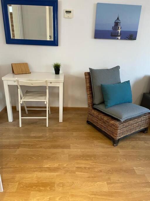 Bonito Apartamento Cerca Del Centro - Trinidad マラガ エクステリア 写真